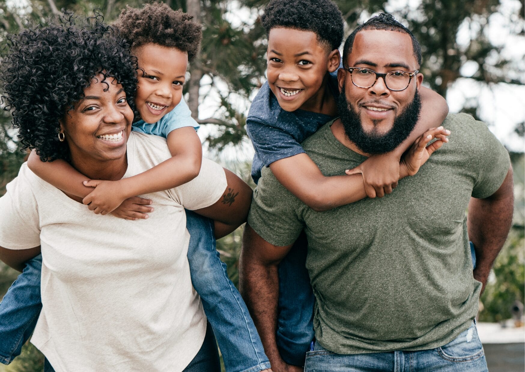 Familie mit zwei Kindern