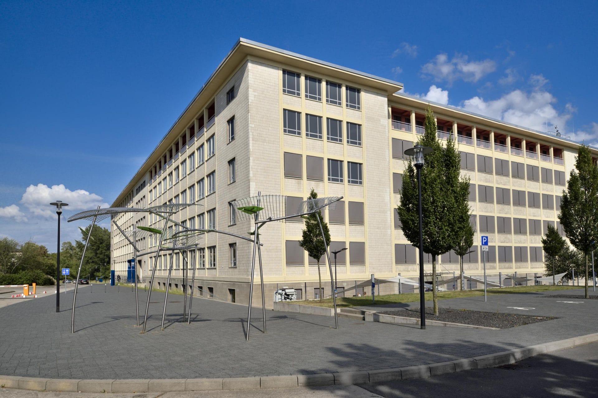 Claudia 7 Merseburg Ich bin Claudia, wurde 1983 in "Middlfranggn" geboren, habe in Frankfurt am Main studiert und lebe derzeit in Wiesbaden. Dort habe ich die Praxis Beziehungslust gegründet habe, bevor ich im Juni 2024 noch einen weiteren Praxisraum in Oberursel eröffnet habe.